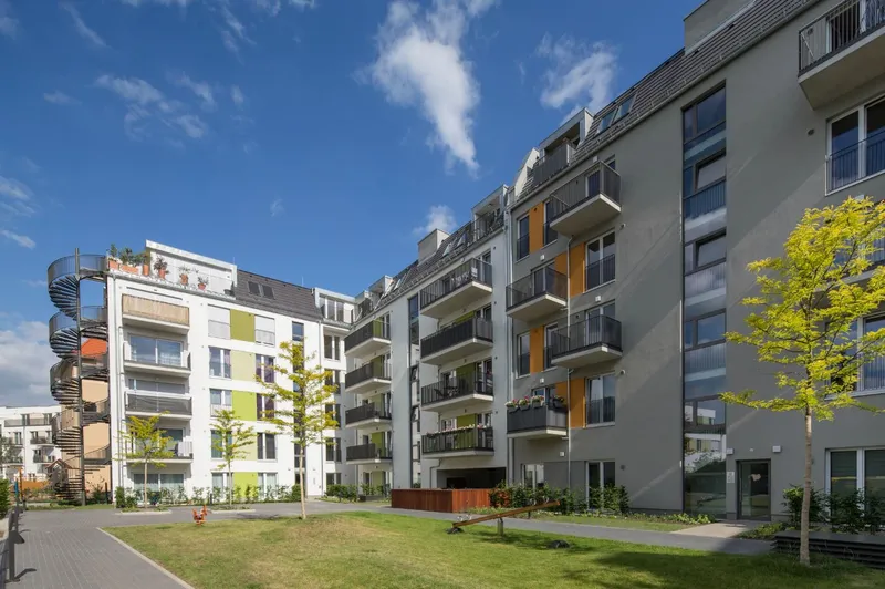 Spielplatz, Schule, Natur – Das perfekte Familiennest — photo 1